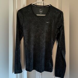 Nike Women's Black Patterned Long Sleeve Tee